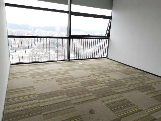 龙城广场地铁站甲级写字楼豪华装修