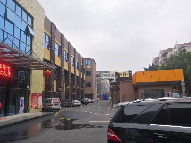 南联地铁口红本办公室105平出租