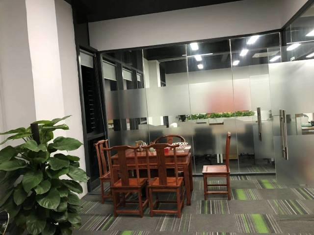 马安山地铁口精装带家私写字楼,有红本,充足停车位