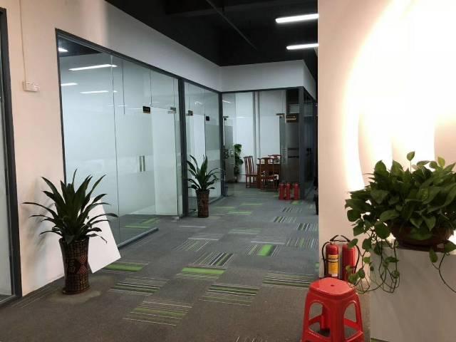 马安山地铁口精装带家私写字楼,有红本,充足停车位