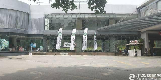 天河区棠下创意园网红街,园区配室内高尔夫球