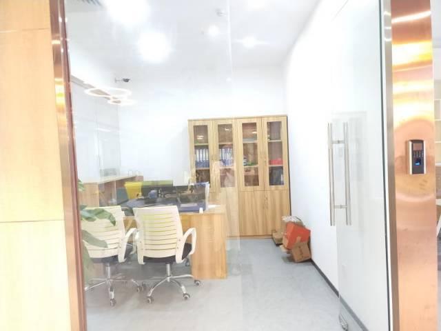 坂田地铁口现成装修写字楼出租