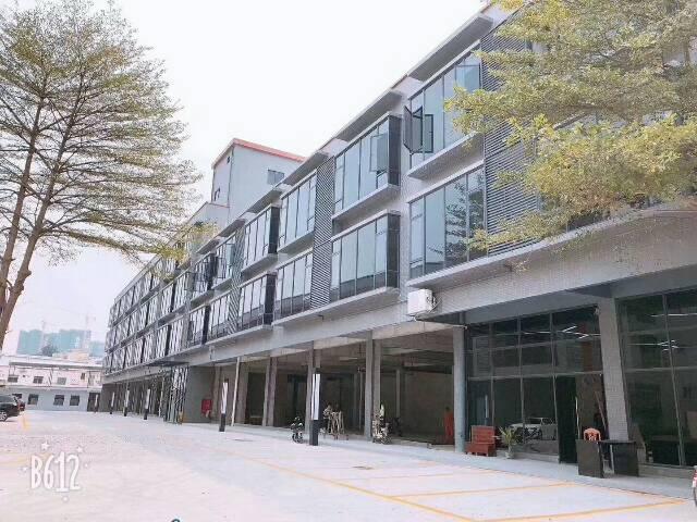 广州天河黄埔广园快速路口左转