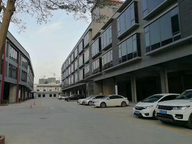 广州天河黄埔广园快速路口左转