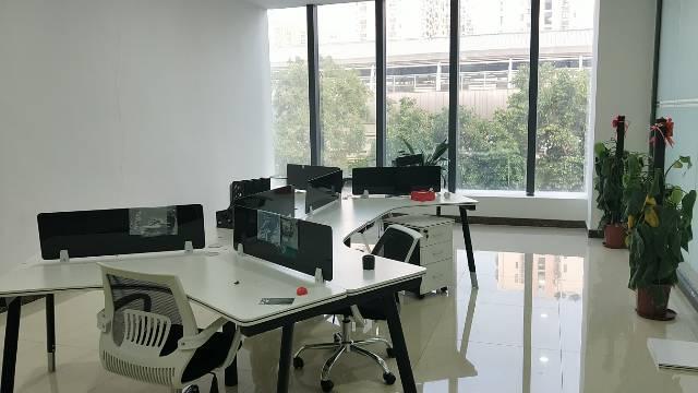 领包入住,靠近沙井客运中心站,2500元招租,有红本