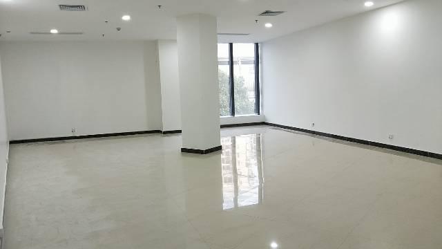 领包入住,靠近沙井客运中心站,2500元招租,有红本