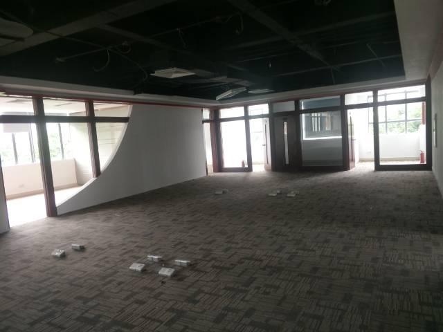 广州天河科学城黄陂地铁站一百米花园式