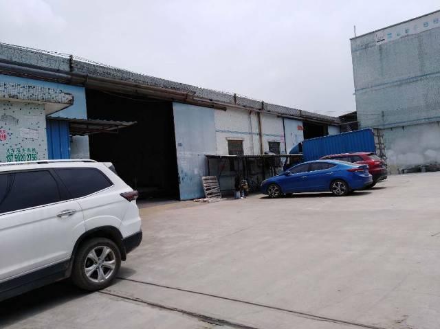 广州白云区大朗钢结构900平方仓库空地大可进出任何大车