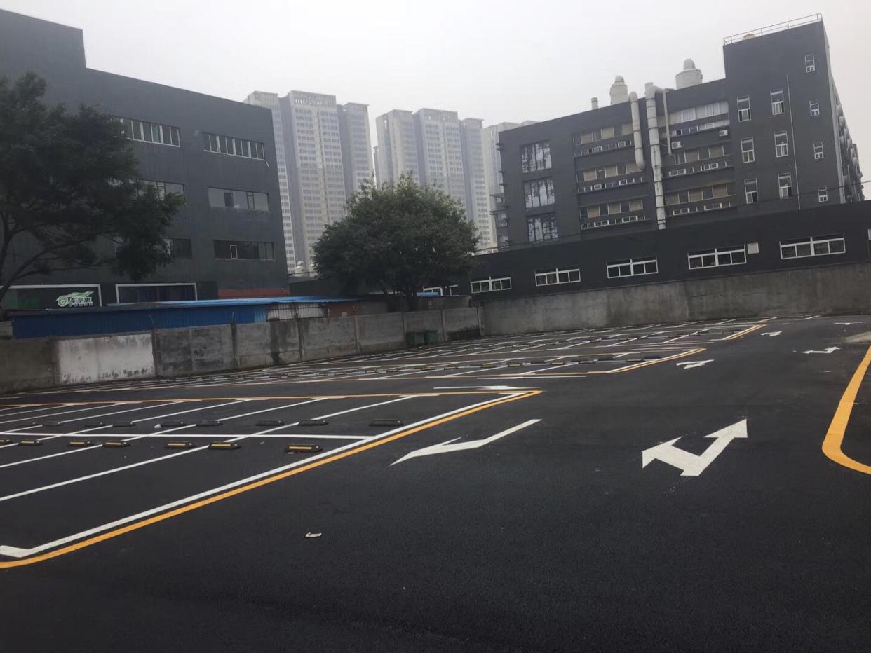 大面积写字楼,使用高,精装修,形象好