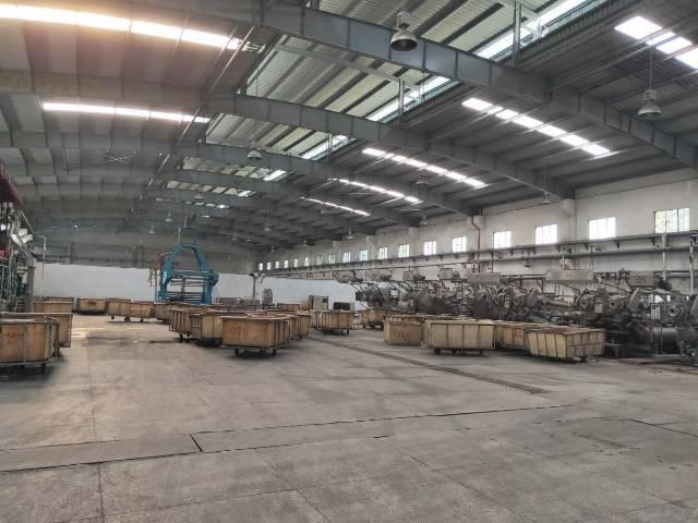 新圩镇村委钢构厂房物流仓库40000平米超低价招租。