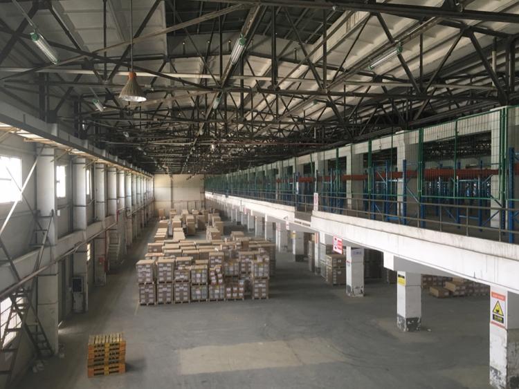 东莞清溪形成标准物流仓库15000平带卸货平台