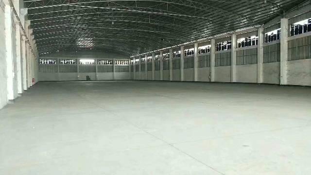 坂田布龙路边杨美地铁口旁新出钢结构5400平方米仓库