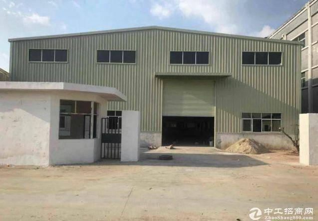 广州市黄埔开发区南岗单一层滴水8米钢构仓库550平出租。