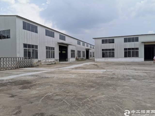 钟落潭镇105国道旁独院仓库11000，可分租可整租。