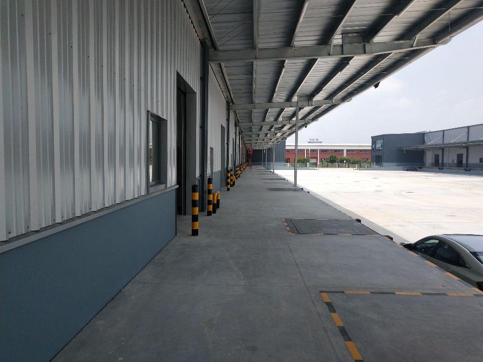 良田工业区丙二类钢构单一层厂房仓库出租，证件齐全带卸货平台。