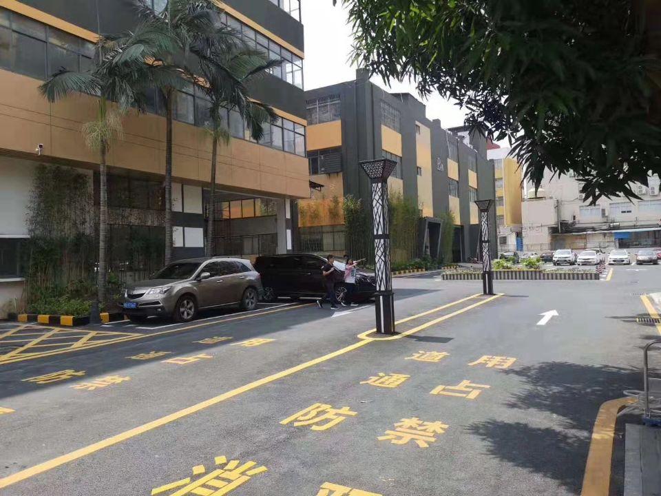 横岗六约塘坑地铁口200平带精装修