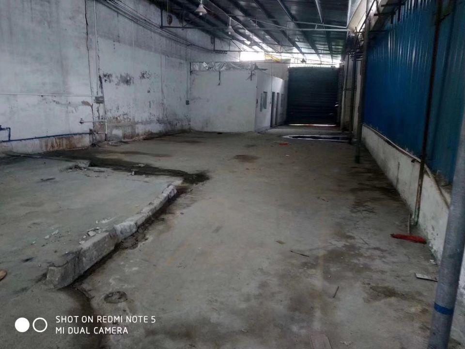 番禺钟村地铁口，零距离600平方仓库送地下室，综合价格14块