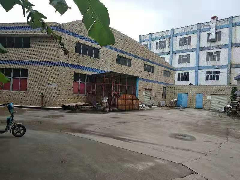 秋长新塘原房东独门独院钢结构1300平方仓库。