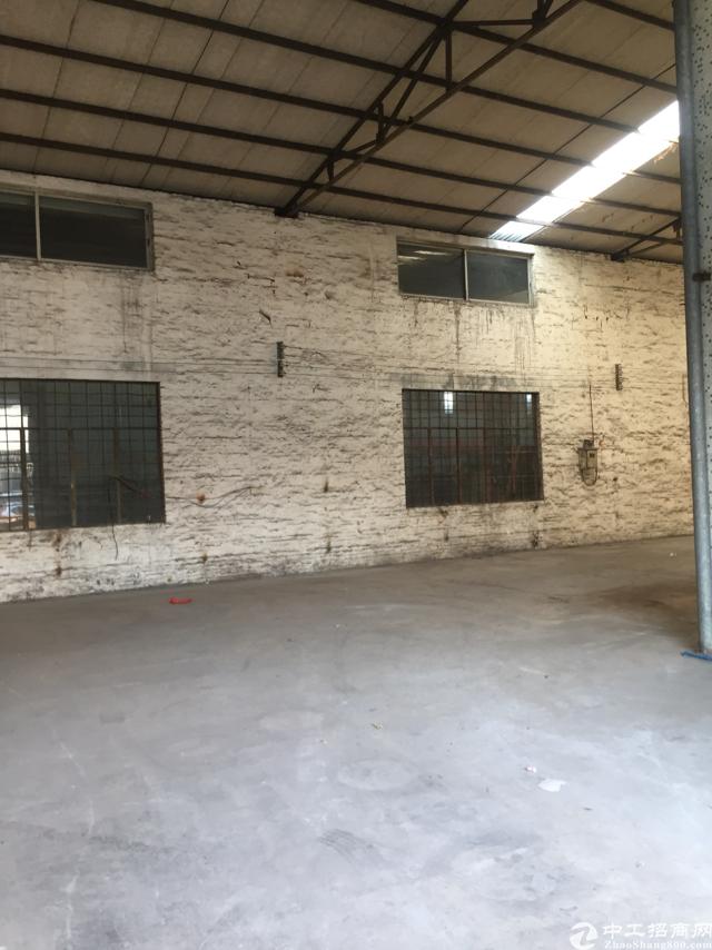 砖墙到顶钢结构厂房出租，在工业园区内，可做仓库，可生产