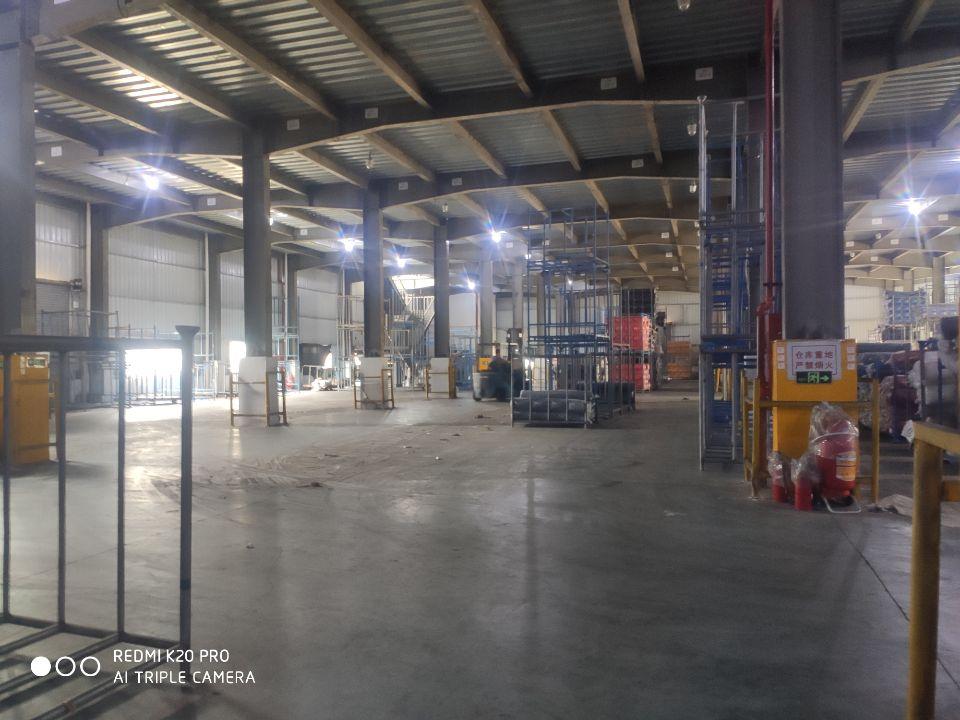 番禺区钟村镇独院钢构厂房仓库15800平方出租高度12米。