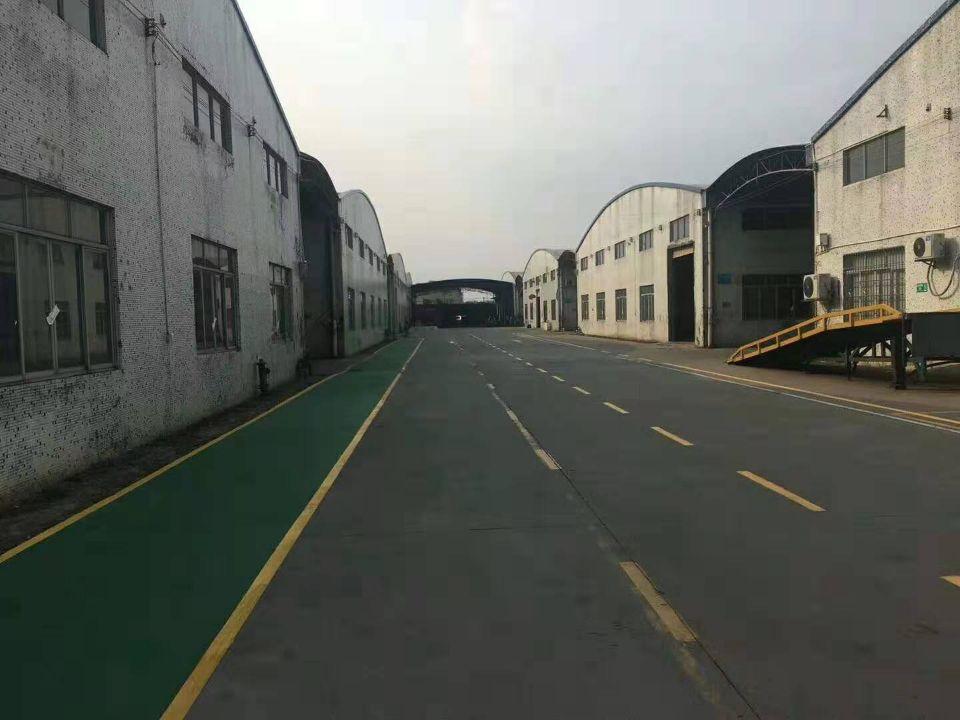 化龙广明高速旁工业园内简易3750方仓库厂房出租