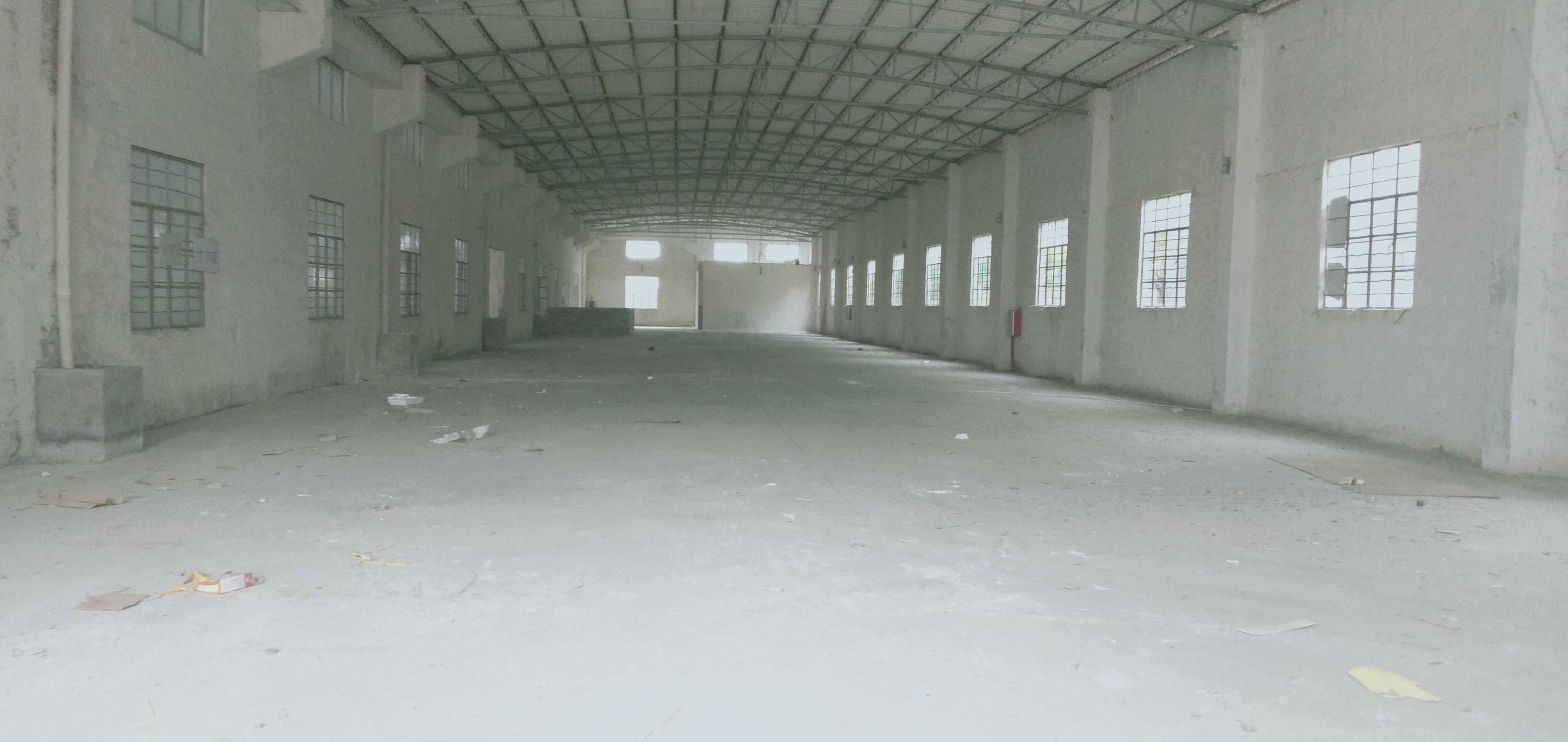南海区大沥工业区内新岀厂房仓库1000平方，中间无柱子，实用