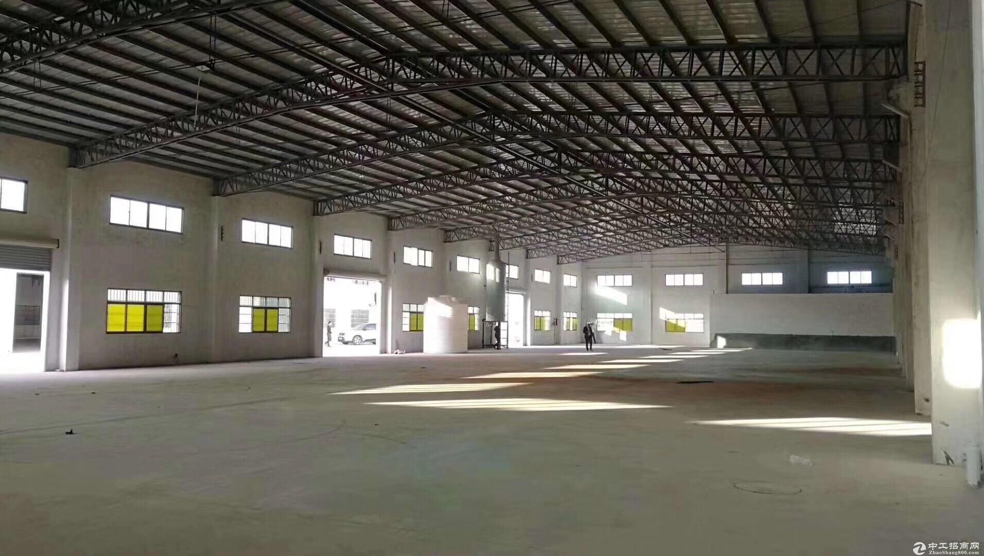 坪地工业园新出6500平一楼仓库出租，9米高，空地大，易招工