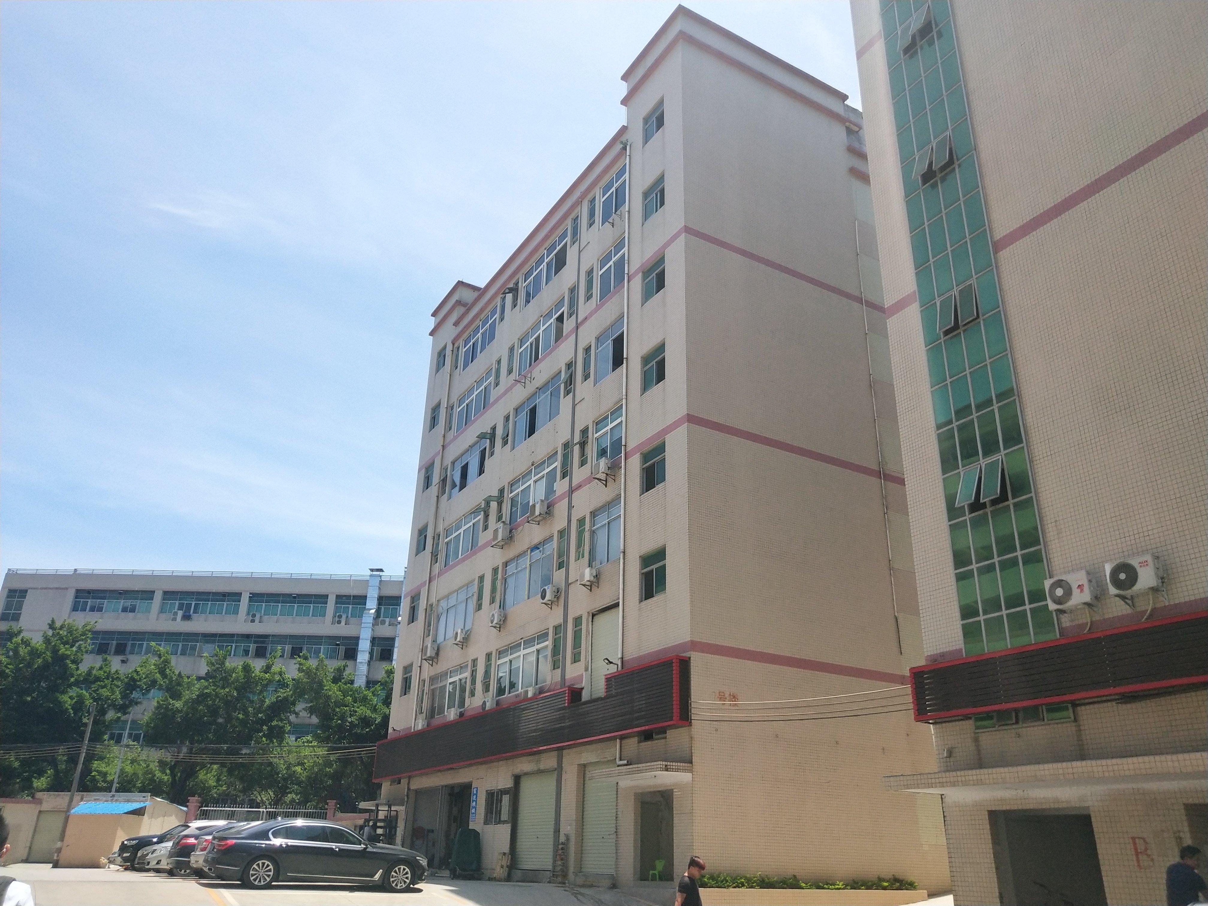 西乡鹤洲桥底附近新出楼上二楼1240平厂房出租
