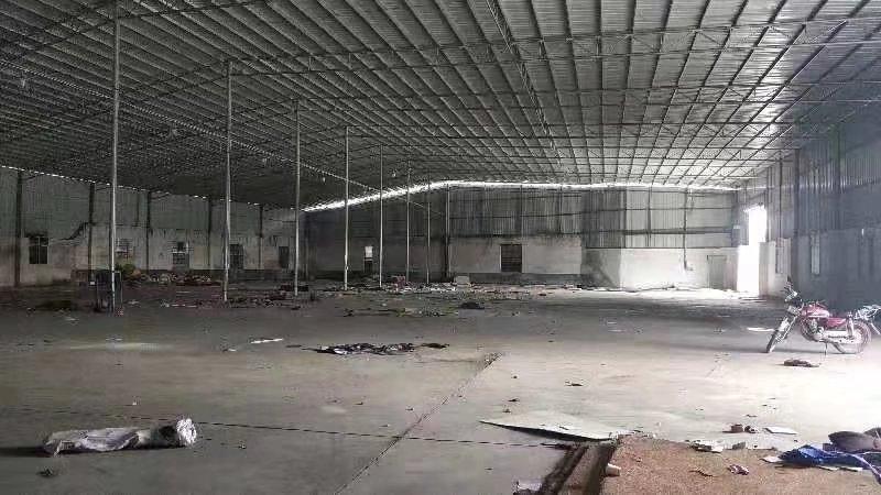花都区炭步镇工业园区全新钢结构厂房仓库招租，交通方便。