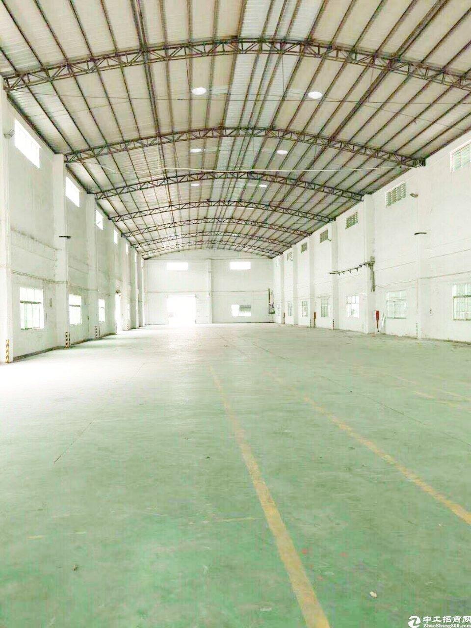 广州天河新塘1800平厂房仓库可生产注册空地大带有卸货平台