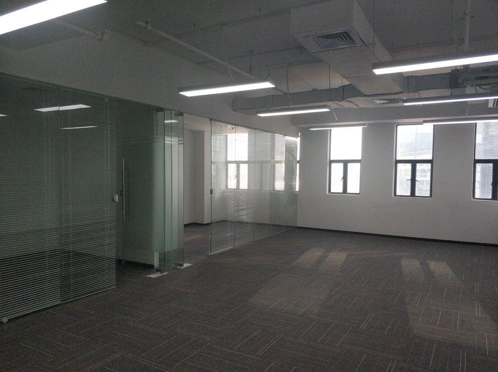 南山西丽阳光工业区无尘车间带装修办公室680平米厂房