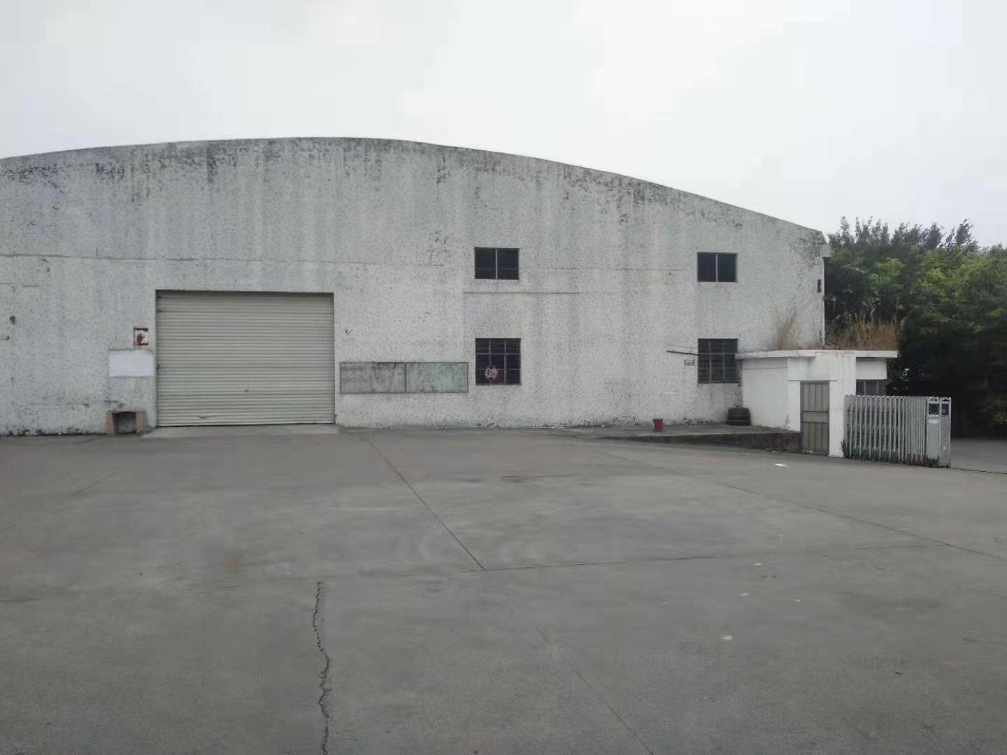 广州白云人和镇独门独院砖墙到顶单一层厂房仓库面积7000平方