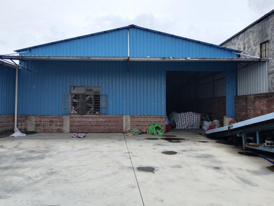 花都炭步镇茶塘工业委会附近出租单一层铁皮厂房仓库出租。