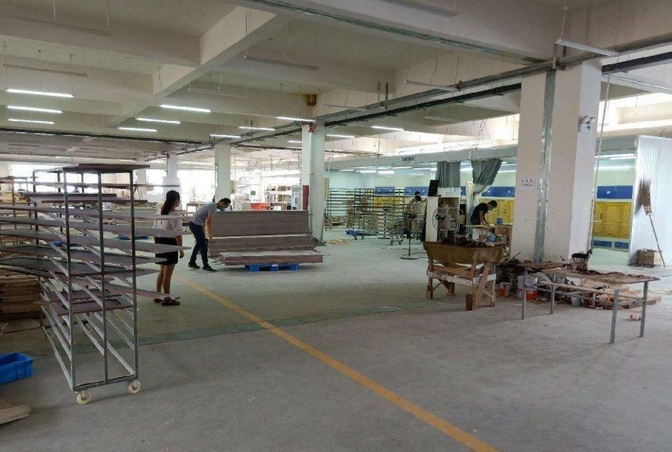 业主直租，石碁富怡路一楼700平标准厂房/仓库。