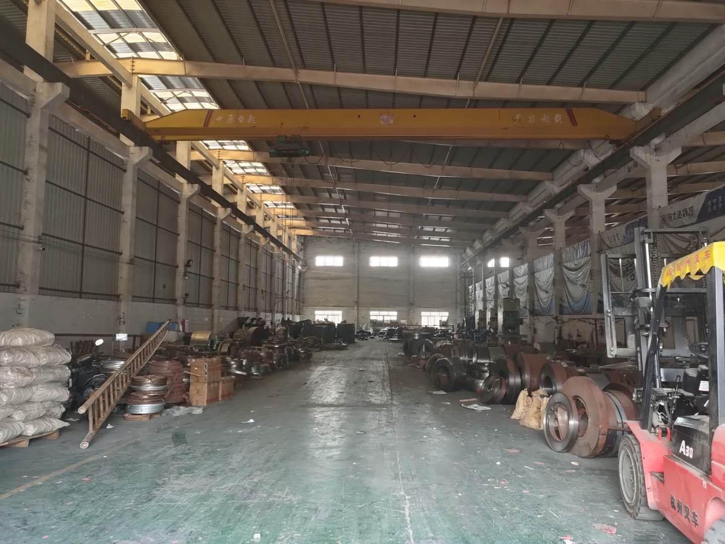丹灶镇横江工业区新出厂房仓库岀租。