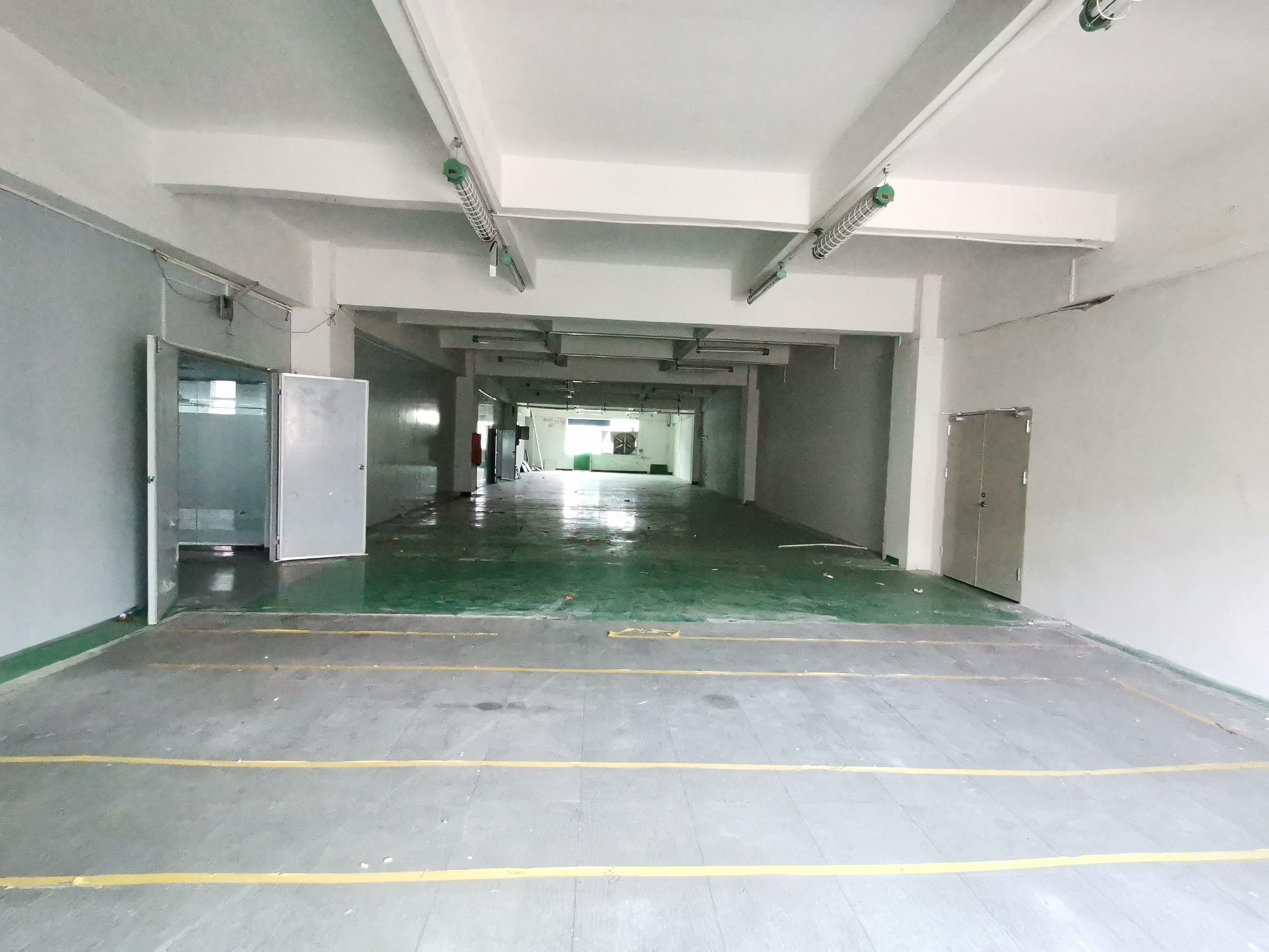深圳龙华元芬地铁口800米处精装修办公室车间00平