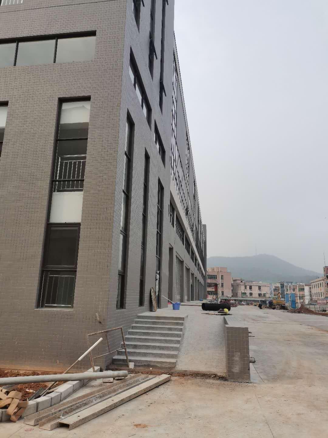 沙井新区全新厂房21400平方高层厂房仓库出租。