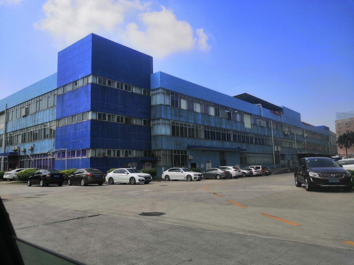 石岩南光高速出口新出楼上8000平米仓库厂房出租