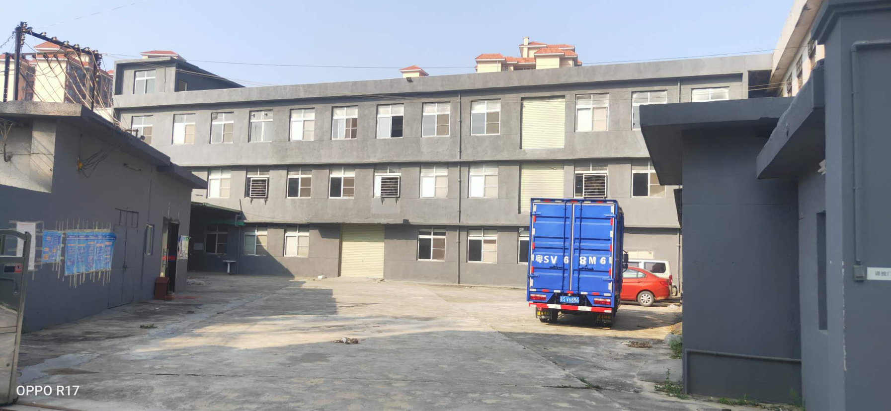 常平元江元独院标准厂房1-3层3700平方，仓库铁皮300平