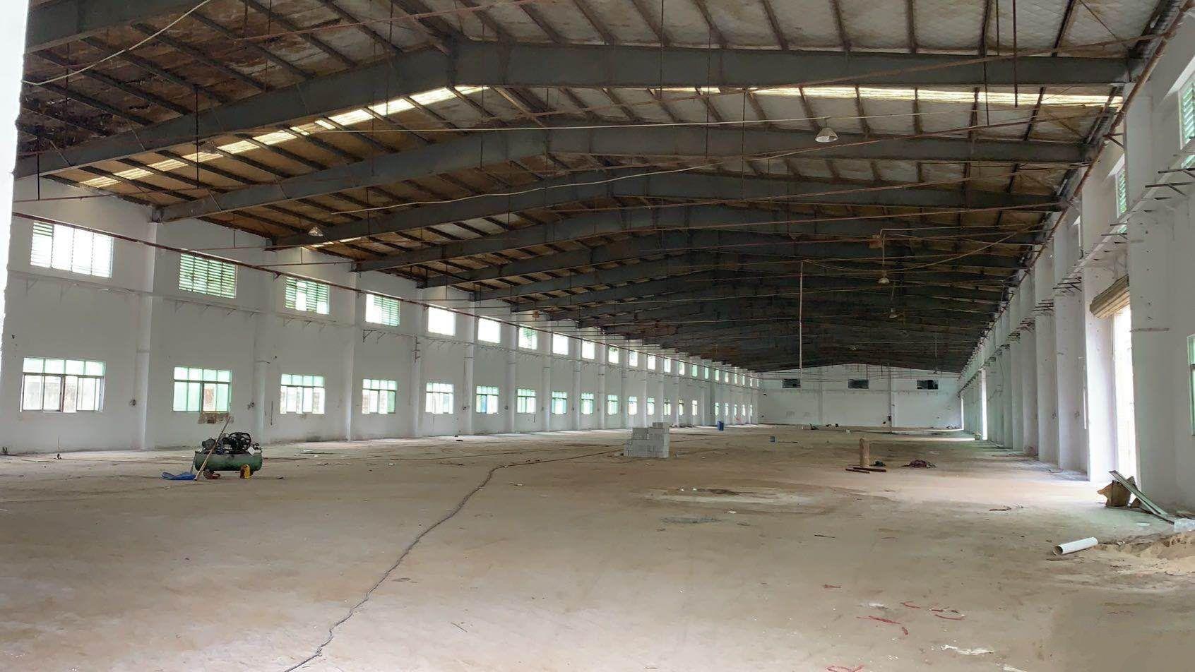 厚街环冈新出2400平单一层带卸货平台仓库空地超大位置好