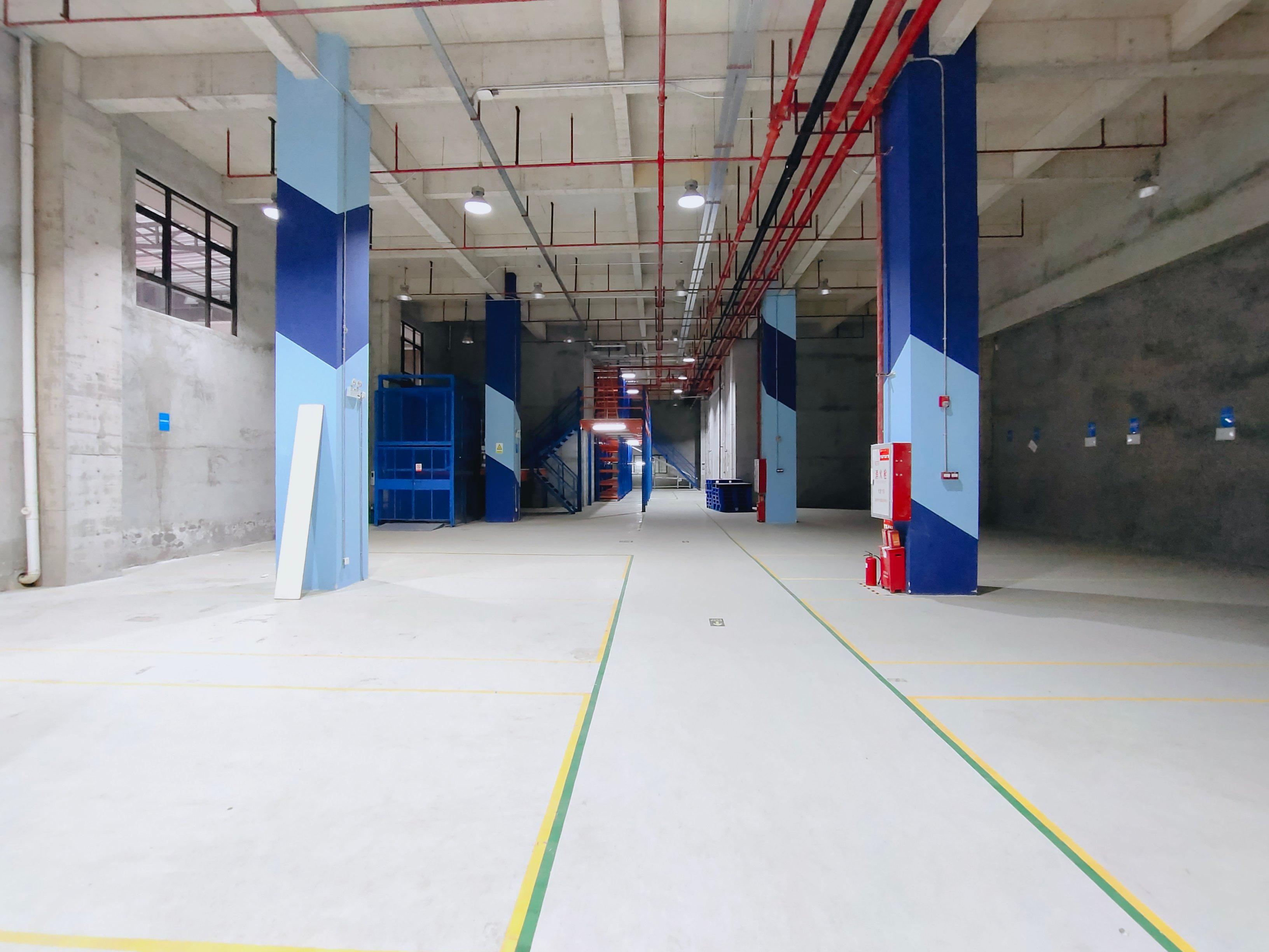黄埔科学城新出1楼高8米厂房仓库1000平方带卸货平台。