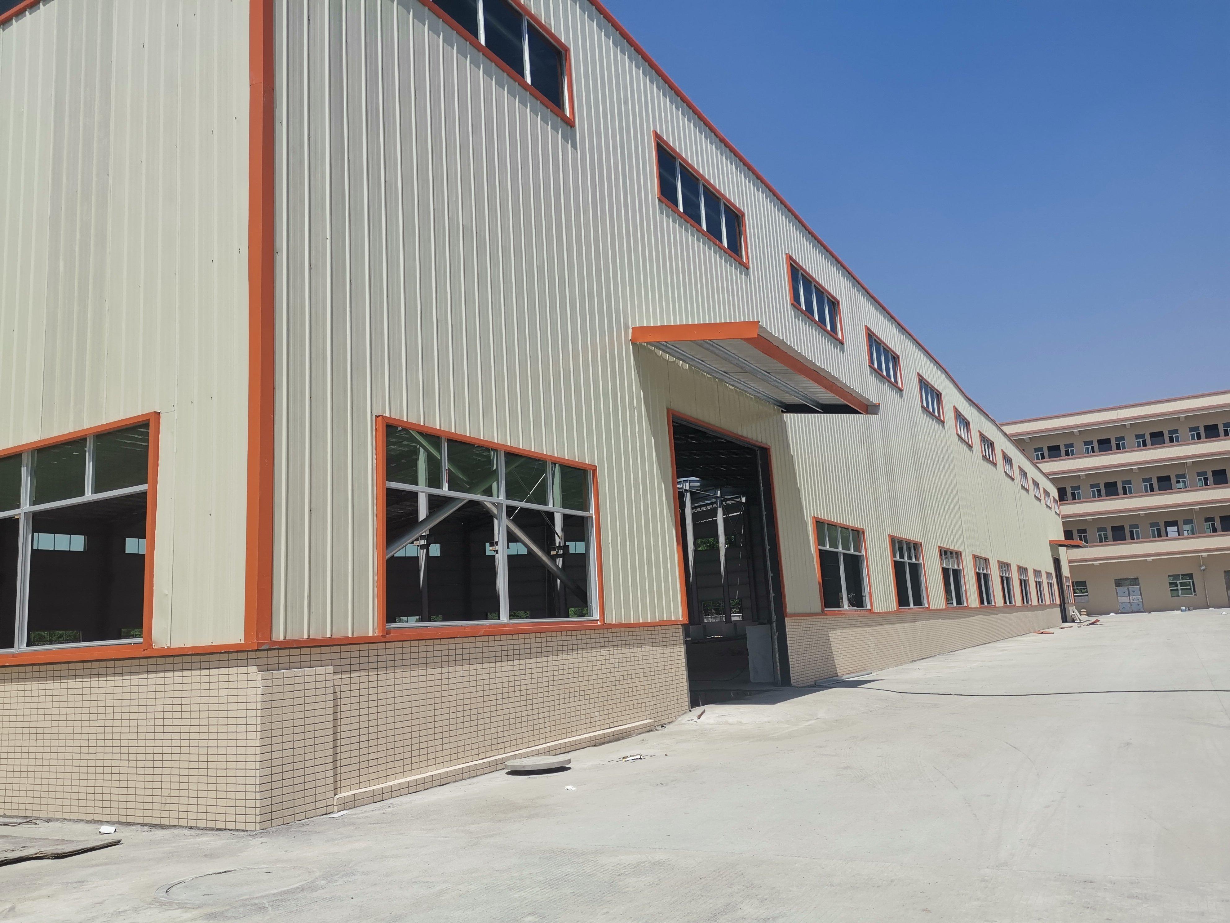 原房东出租钢构厂房1800㎡,宿舍办公室500㎡
