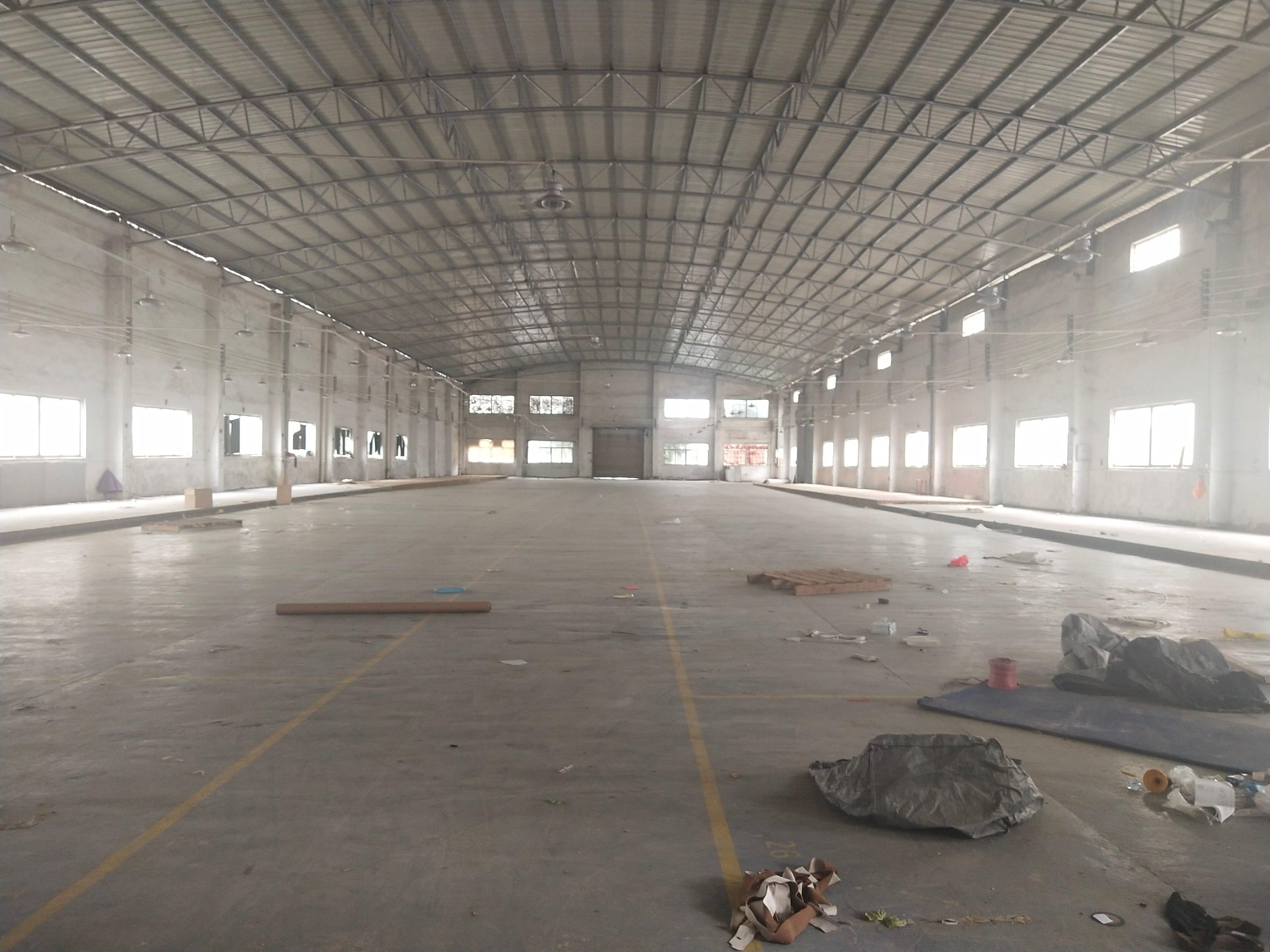 工业园厂房滴水9米，可生产也可仓库，厂房面积2380