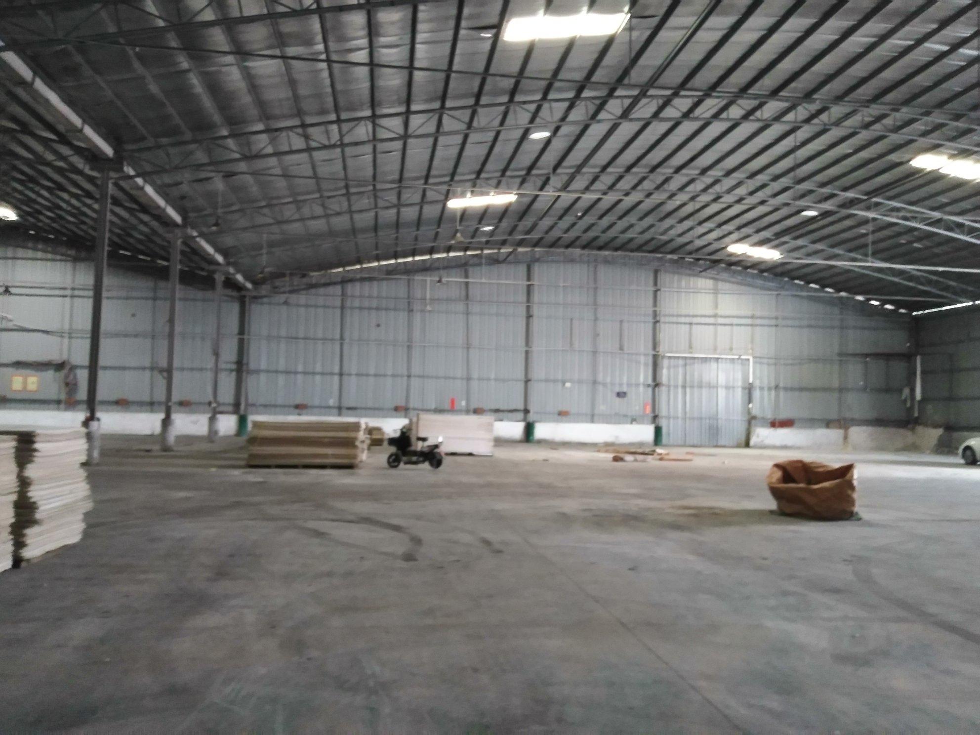 顺德杏坛全新钢构2500方厂房出租，可办环评，可做仓库。