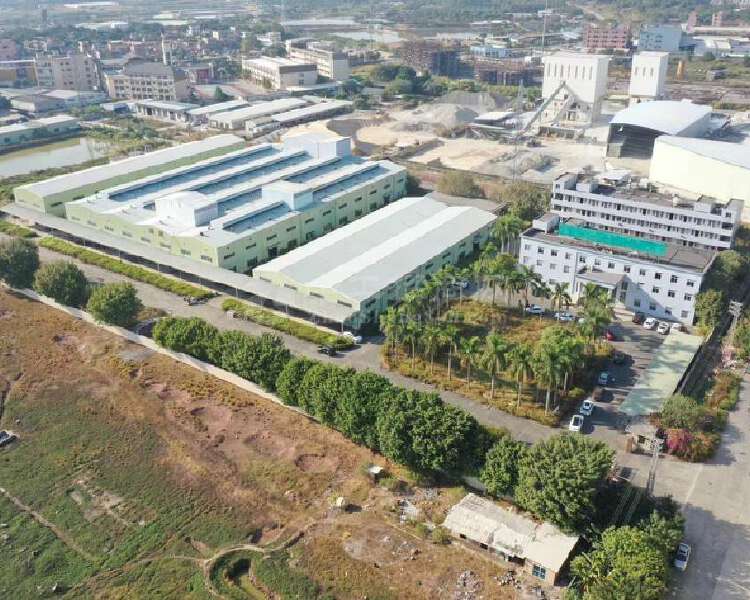 深圳市龙华区，新出地铁口40亩土地出售，欢迎来电咨询。