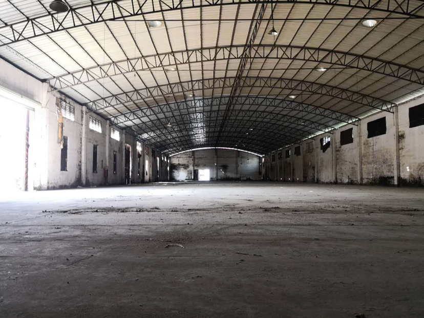 花都区新华镇芙蓉大道边新出独院铁皮厂房，适合做仓库行业。