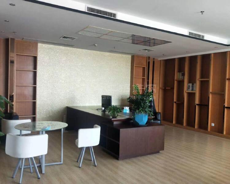 莲塘地铁口507.7平方办公室带办公家具适合直播纯办公