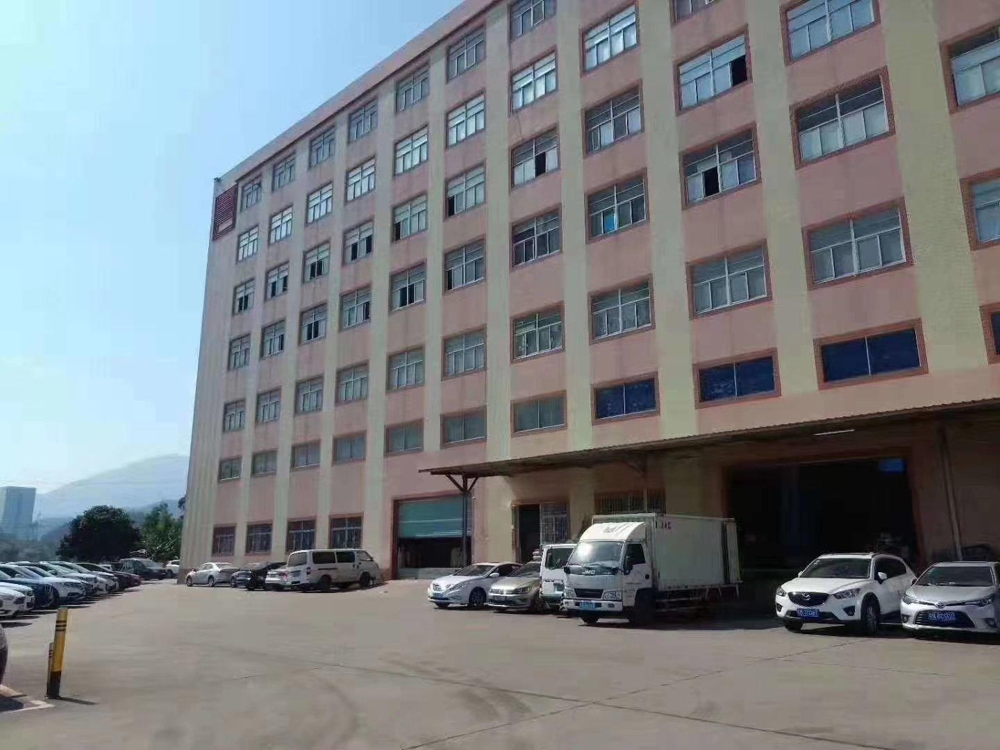 福永和平原房东一楼厂房3800平出租，可分租。适合仓库物流