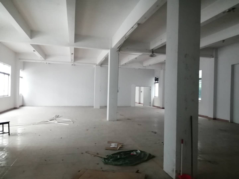 番禺钟村新出500方标准厂房仓库出租，层高4米，证件齐全。