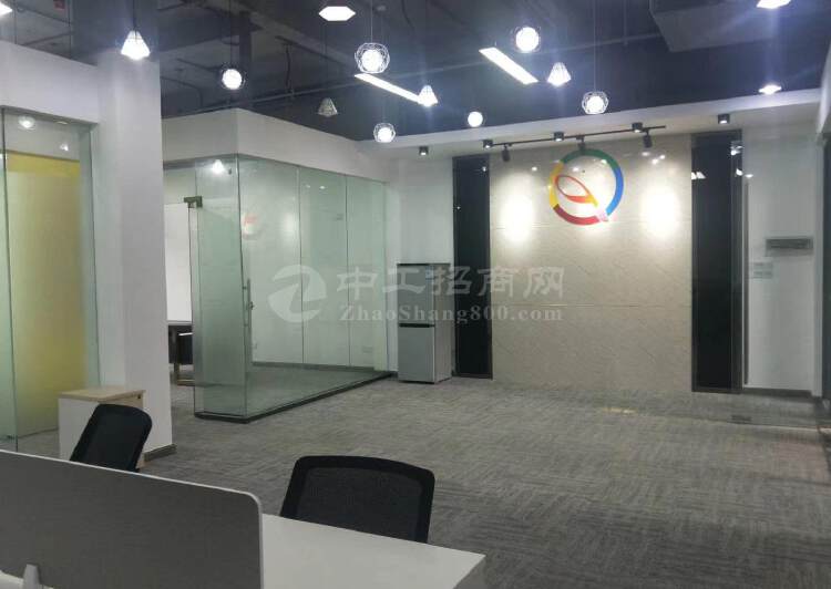 莲塘地铁口150平方办公室出租，精装修少量办公家具，免费停车1
